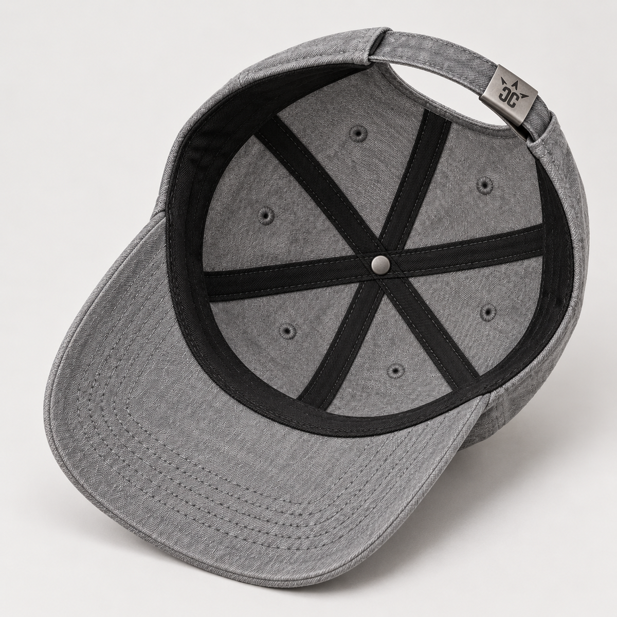 Casquette Classic Logo CROWNED BY CHAOS gris chiné, vue intérieure avec finitions et coutures