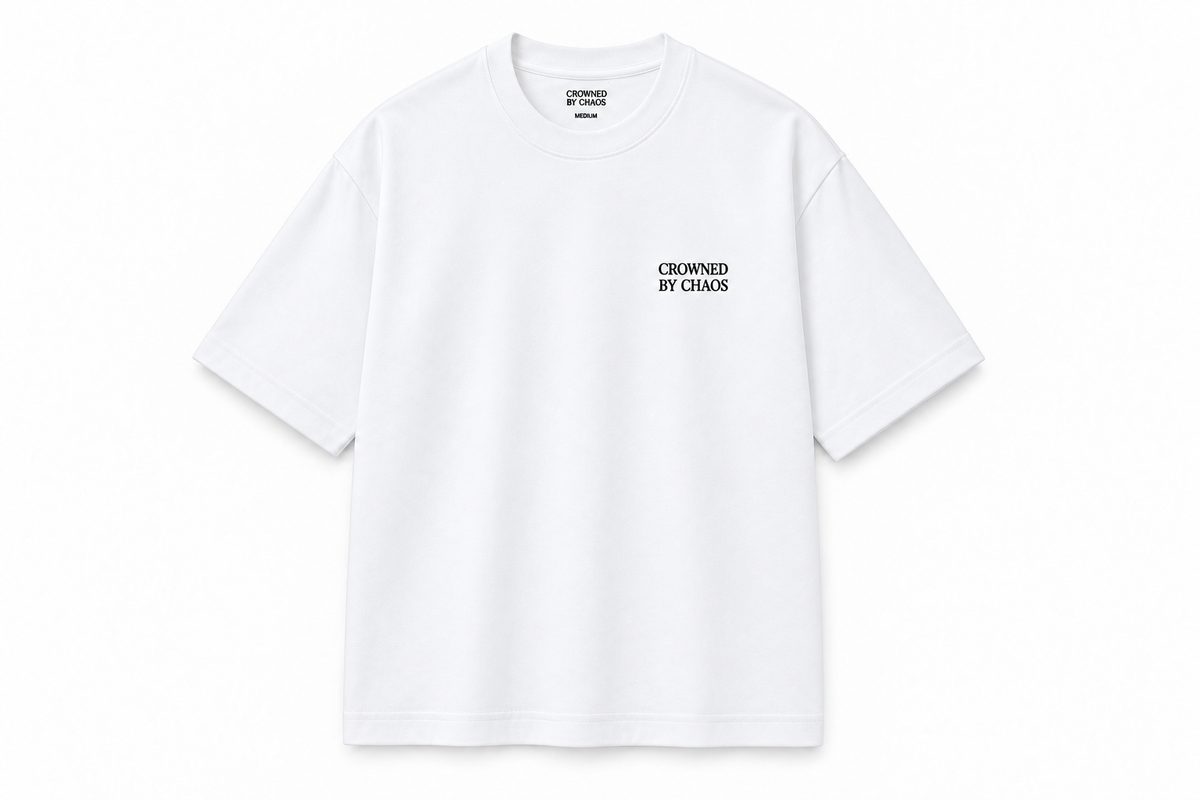 T-shirt oversize CROWNED BY CHAOS blanc pur – vue de face