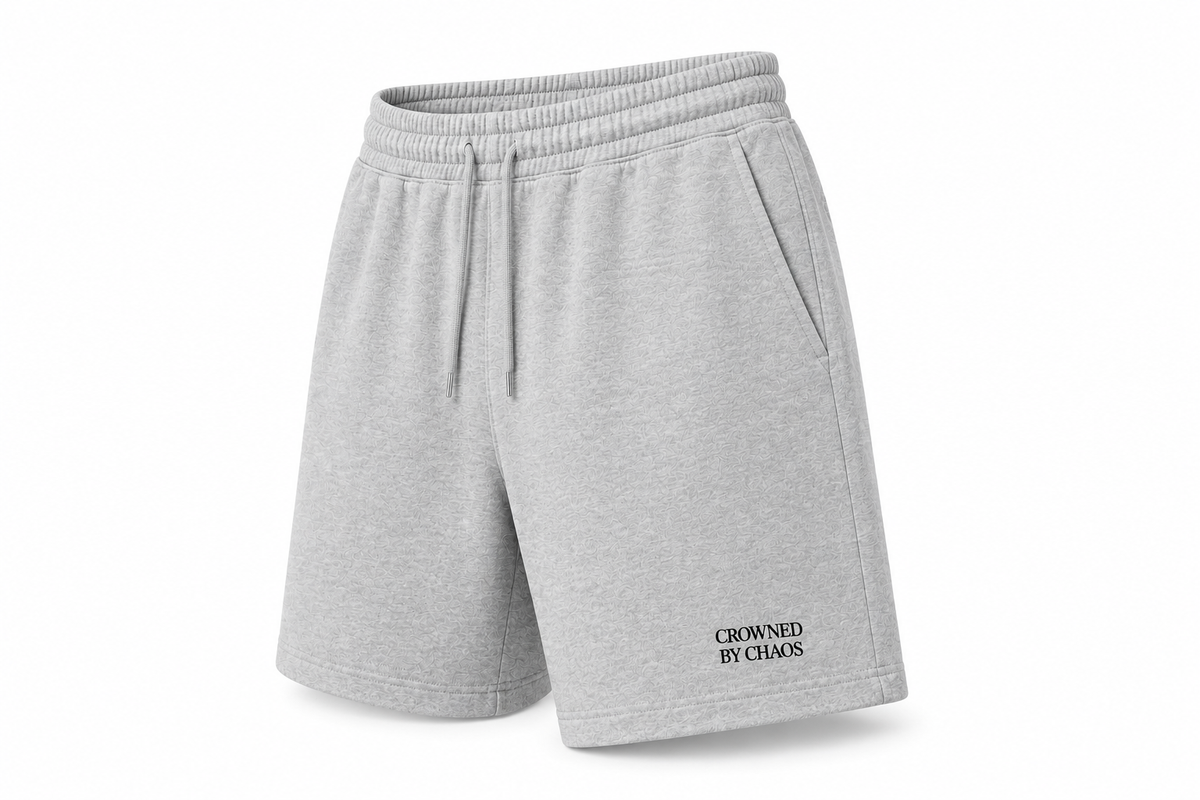 Short de survêtement CROWNED BY CHAOS gris chiné – vue trois quarts avant