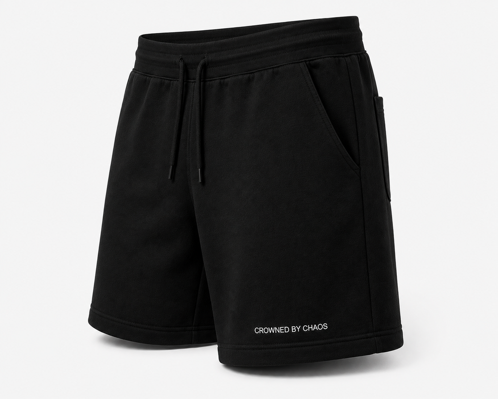 Short de survêtement CROWNED BY CHAOS noir – vue trois quarts avant